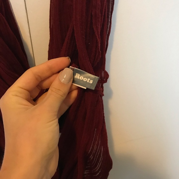 ROOTS Maroon Scarf - Picture 2 of 3